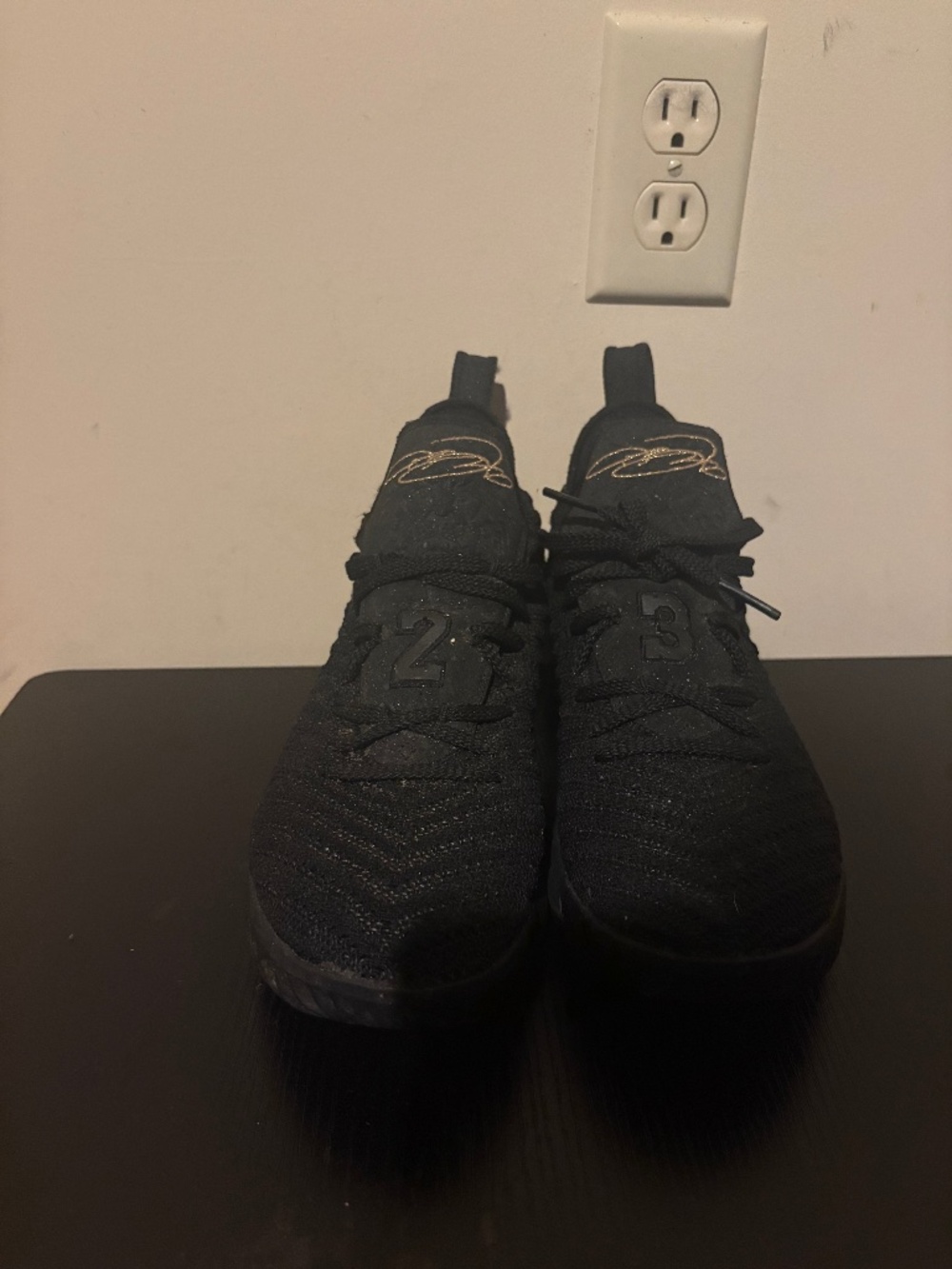 Nike LeBron 16 XVI GS I’m King Black Gold Size 6.5Y